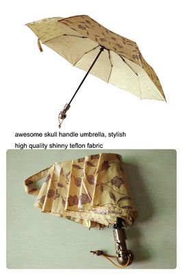 Πτυσσόμενη Windproof ομπρέλα λαβών κρανίων Shinny για τα άτομα